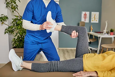 Rehabilitacija po menjavi kolka in fizioterapija